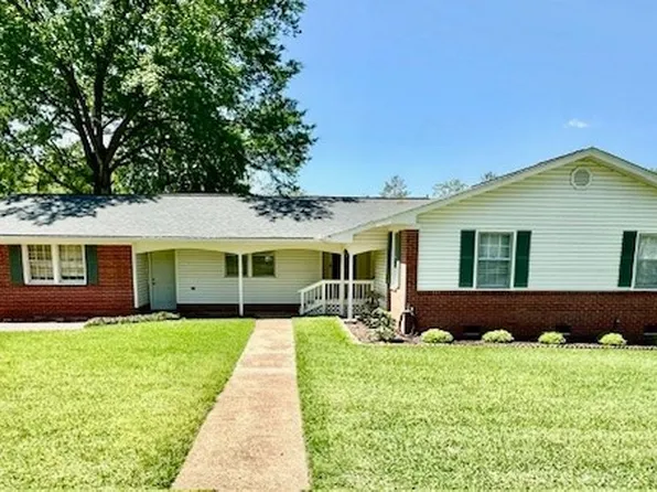 1210 Lake Ln, Demopolis, AL 36732