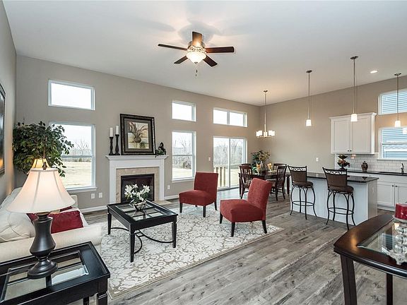 4th image of 1046 Palisades Ln