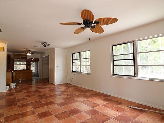 4th image of 2030/2032 E 12th St
