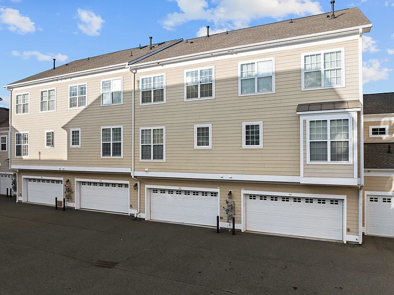10410 Sablewood Dr #111 — Photo 30