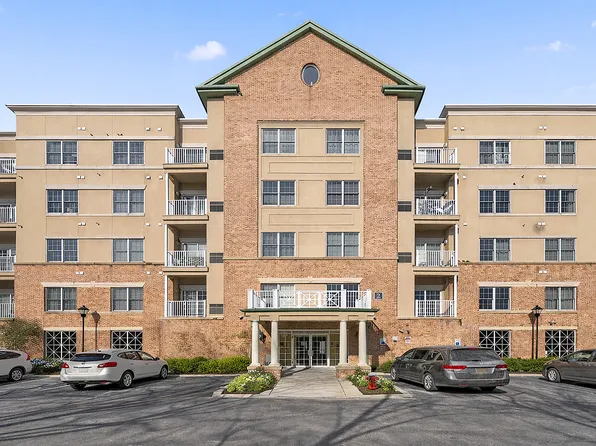 2404 Windsor Park Ct, Englewood, NJ 07631