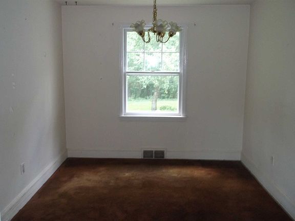 5th image of 54 Horseshoe Dr