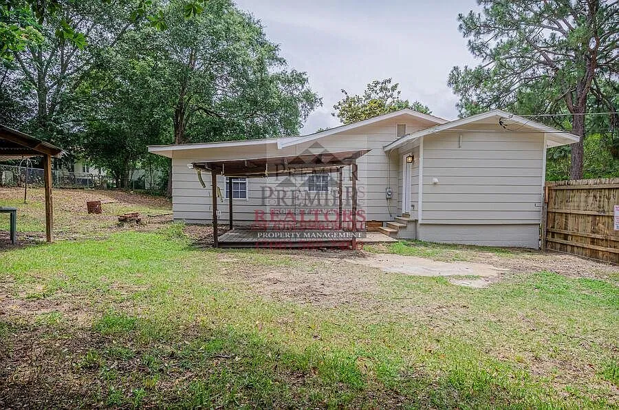 4 bed, 2066 sqft, $1,900 — Photo 3