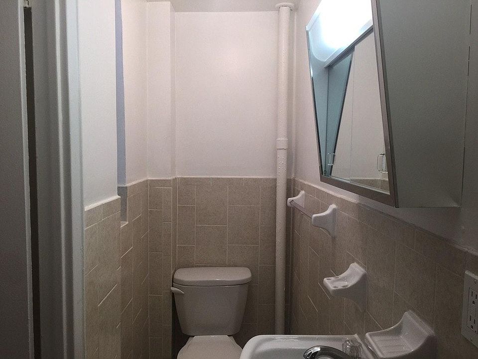 1st image of 70 Parkway N APT 2F