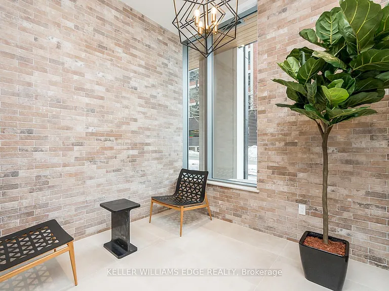 212 King William St #502 — Photo 25