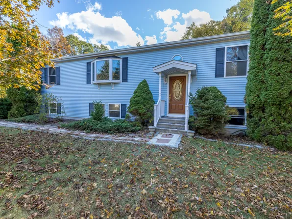 4 Peachtree Hill Avenue, Ledyard, CT 06339