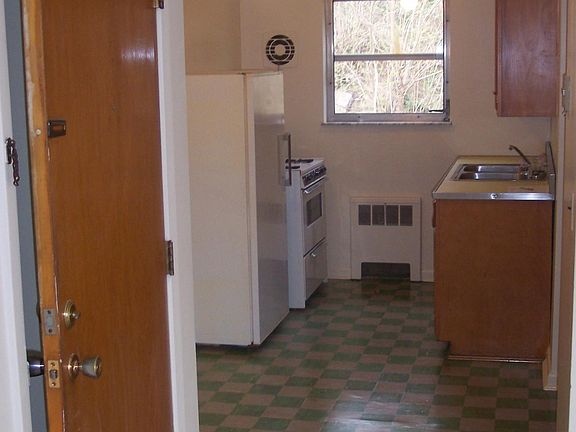 5th image of 344 Purcell Ave