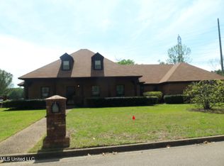 6513 Cedarwood Dr, Jackson, MS 39213