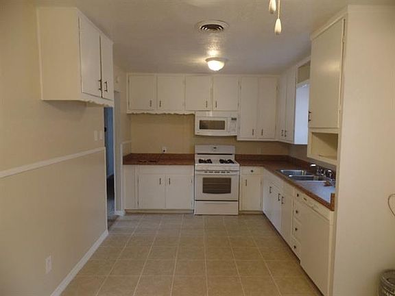 5th image of 3904 Dana St