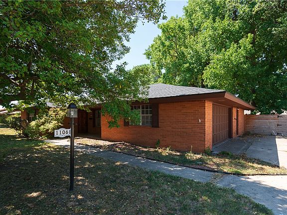 2nd image of 1106 Bronco Ln