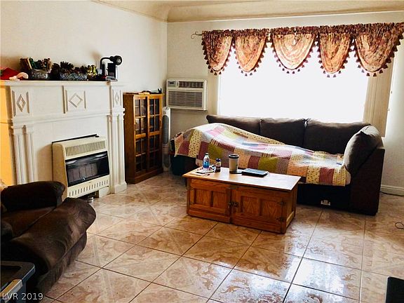 3rd image of 701 E Canosa Ave