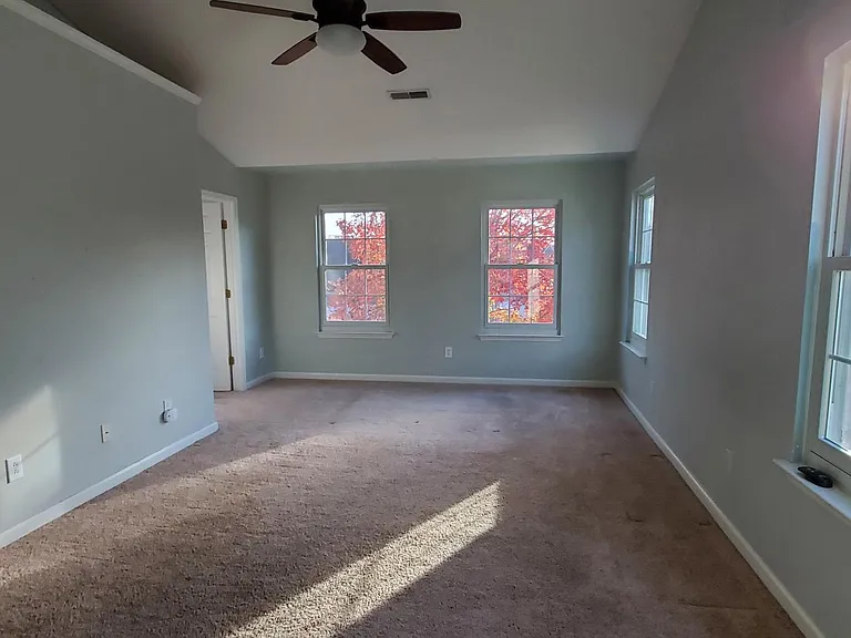 1207 Kelly Ct — Photo 26