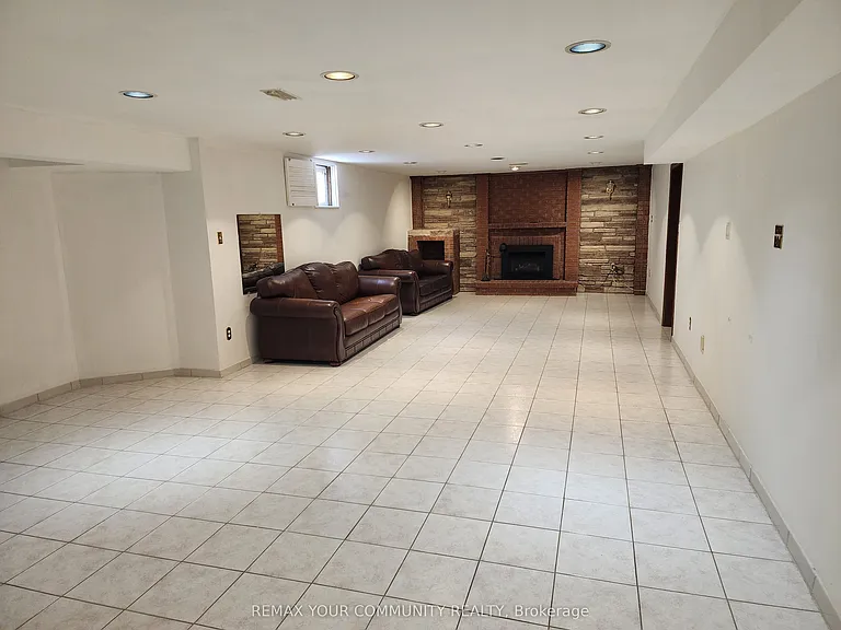 52 Flushing Ave #BASEMENT — Photo 1