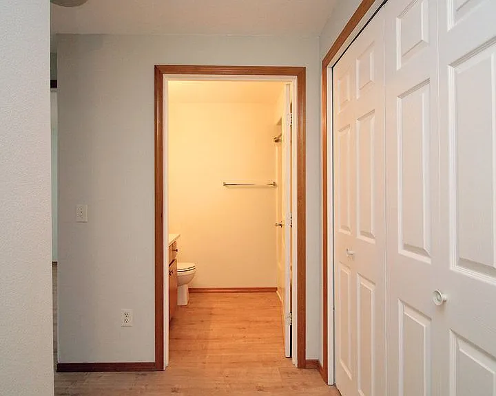 683 NE 162nd Ave — Photo 12