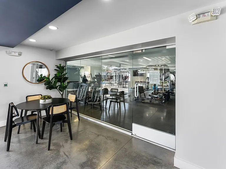 The Circle Apartments at Long Beach — Photo 22