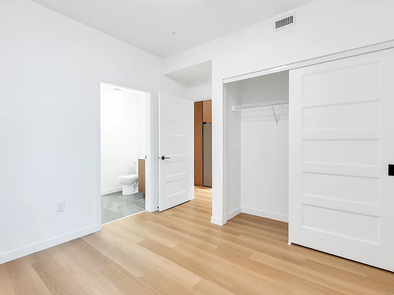 3455 Hastings St E — Photo 35