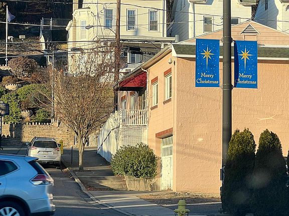 5th image of 15 N Hoffman Blvd