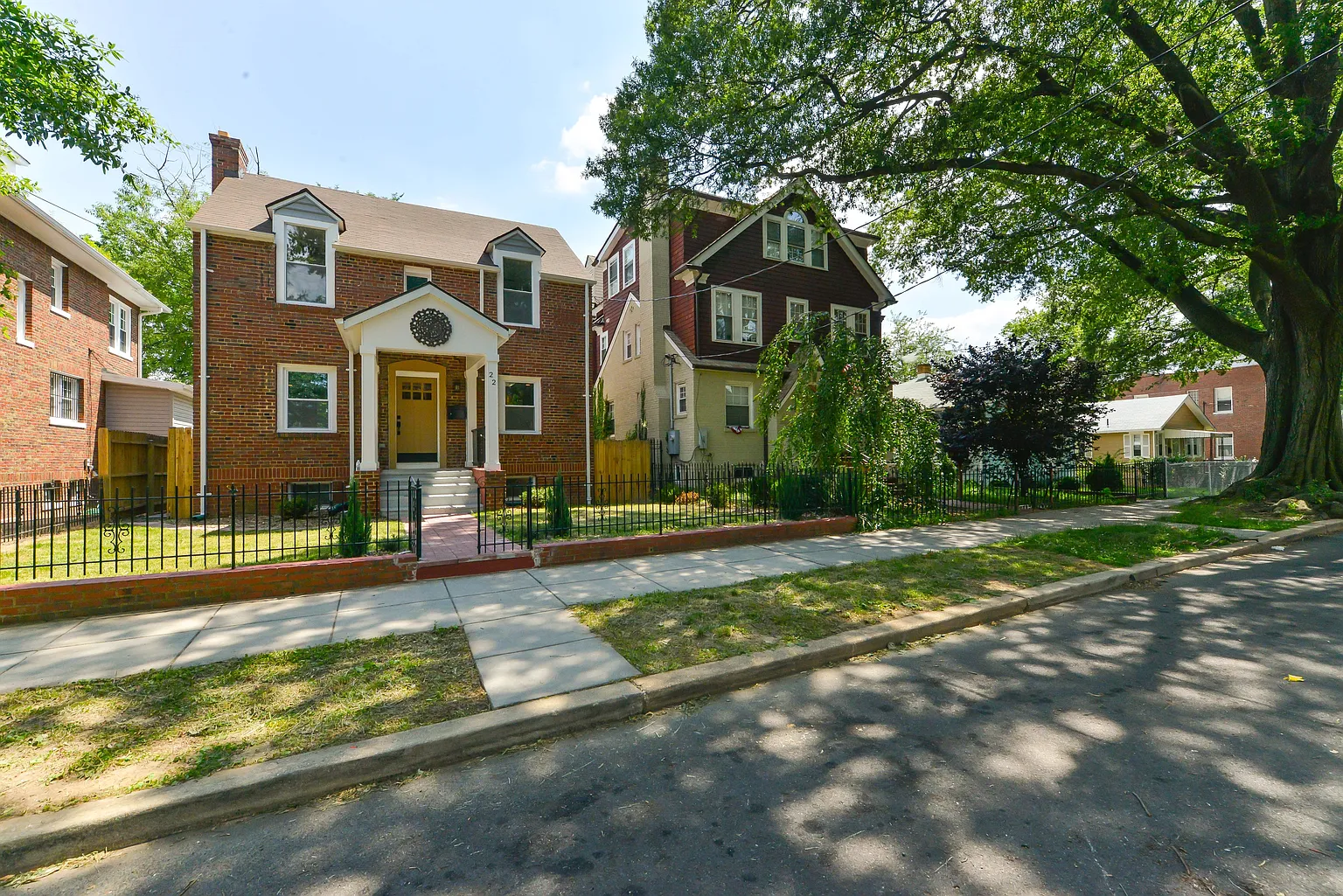 22 Nicholson St NW photo 1