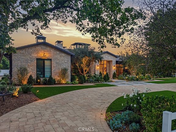 2nd image of 5241 Twin Oaks Rd