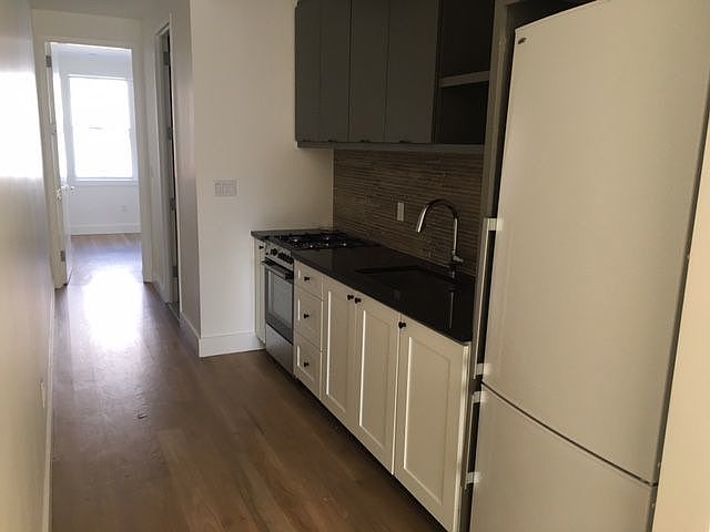 1st image of 87 Montrose Ave #2RF