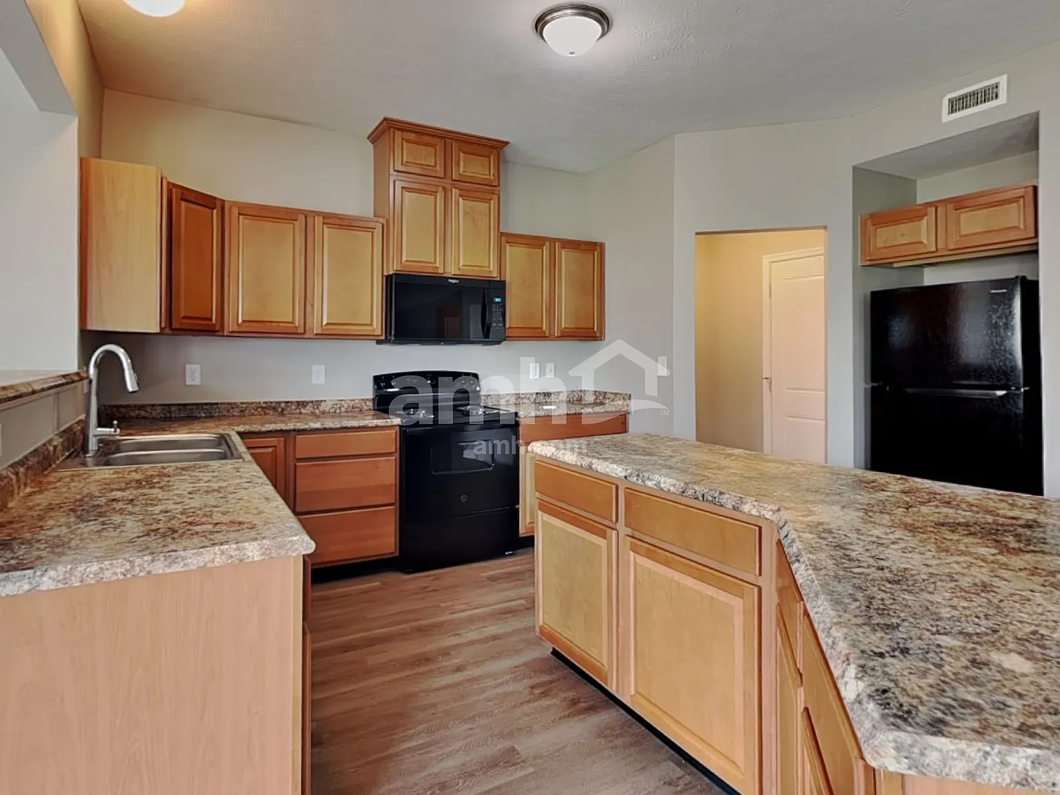 4 bed, 2.0 bath, 2224 sqft, $2,250 — Photo 3