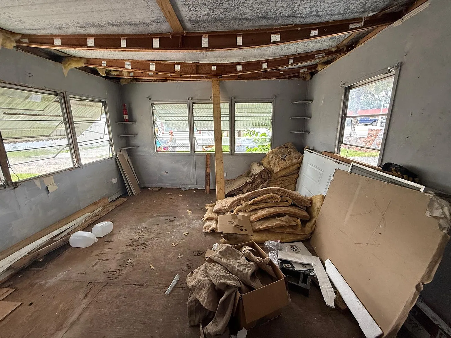 Handyman Special - Mobile Home For Only $250 — Photo 3