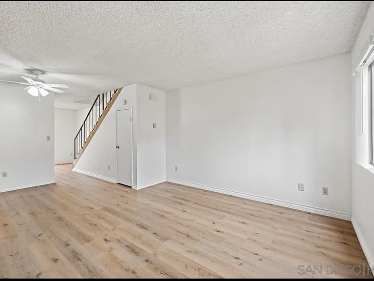 7940 Camino Kiosco — Photo 4