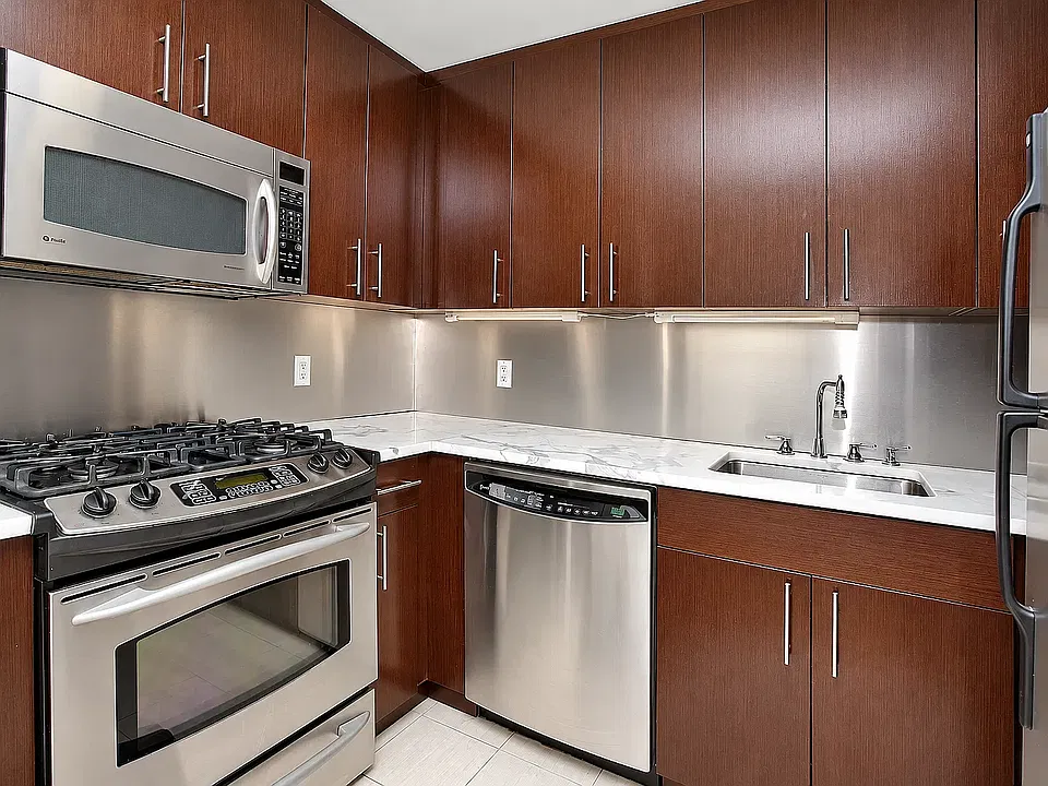 350 W 53rd St #5F