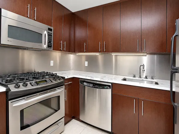 350 W 53rd St APT 5F, New York, NY 10019