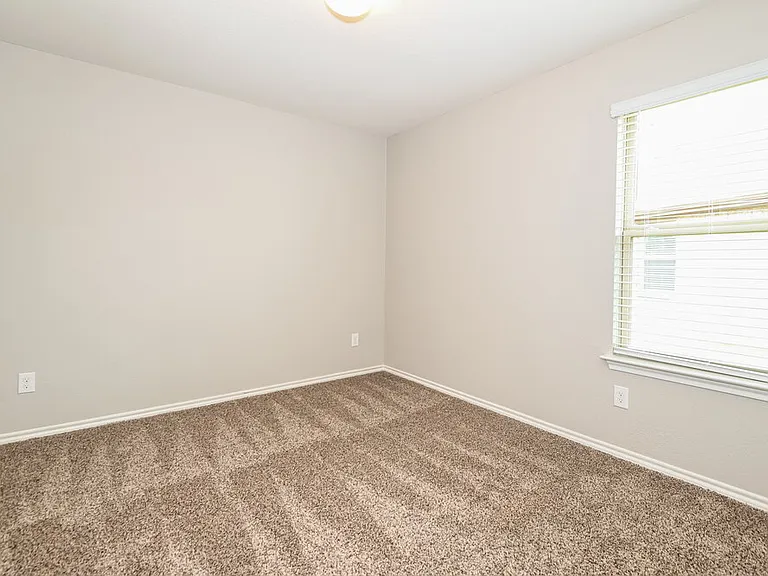 2618 Saldana Dr — Photo 13