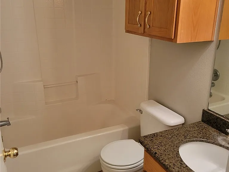 2906 Elise Ln — Photo 8
