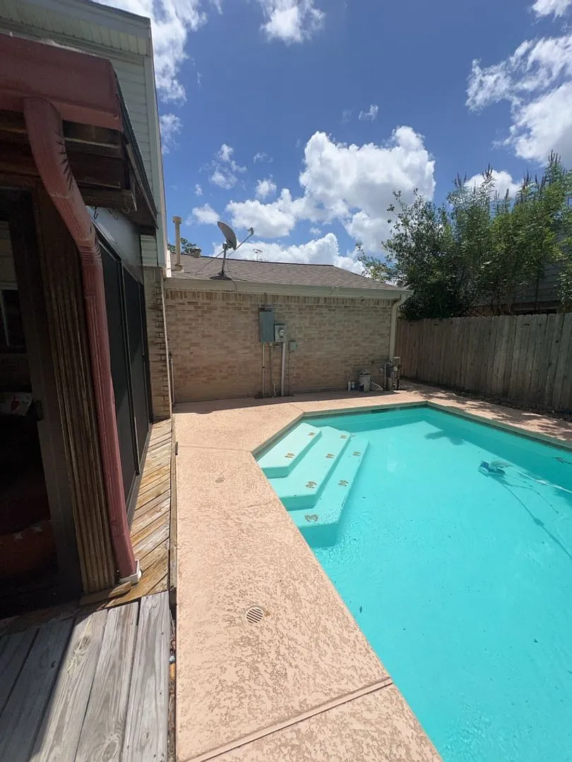 18507 Sweetmeadow Dr **Ask About Our No Cash Deposit Option — Photo 2