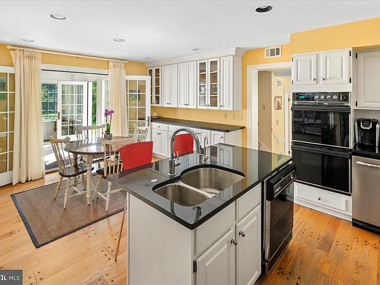 1315 Pineville Rd #MAIN HOUSE — Photo 15
