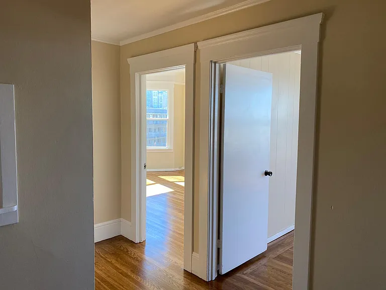 2900 Franklin St #7 — Photo 8