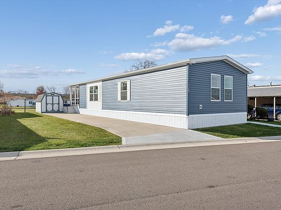 Exterior Image-2-EAGLE RIVER HOMES 125G Pikewood Manor