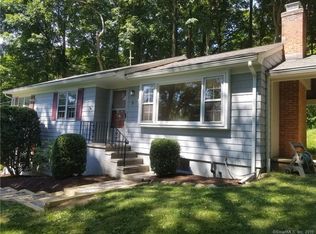9 Old Middle Rd, Brookfield, CT 06804