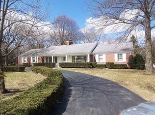 780 Country Club Rd, Crystal Lake, IL 60014