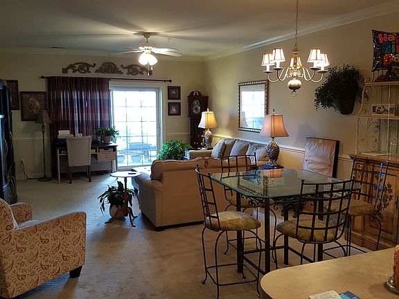 Great Rm (furniture not incl