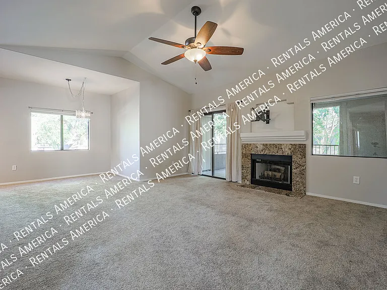 15050 N Thompson Peak Pkwy #2050 — Photo 4