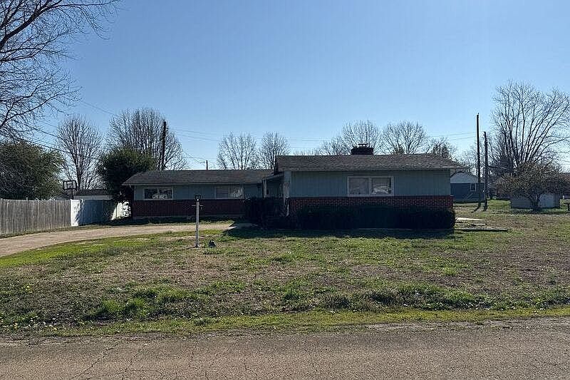 1st image of 201 Williams St