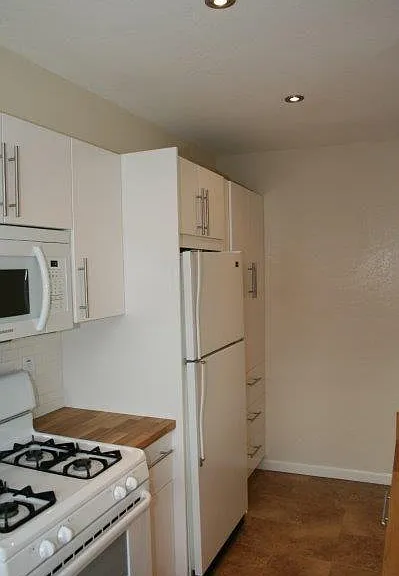 2527 Elm Ave #B — Photo 10