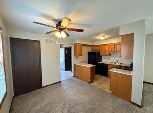 630 S Main St, Naperville, IL 60540