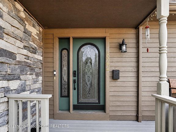3rd image of 822 Kent St