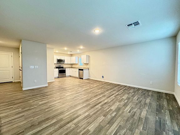 4th image of 2149 E Sand Creek Dr