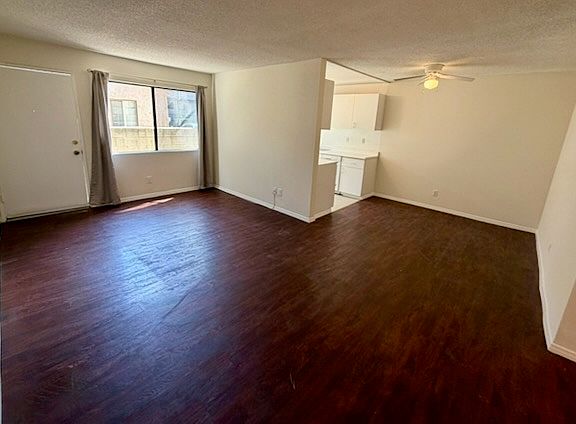 2nd image of 2253 N Niagara St APT B