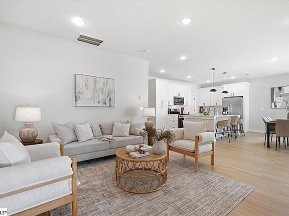 4th image of 211 Whatley Cir