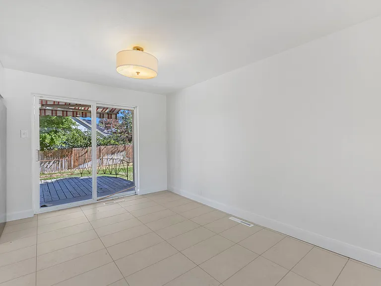 2895 E Cherry Blossom Ln — Photo 4