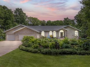 E4480 Woodland Dr, Eau Claire, WI 54701