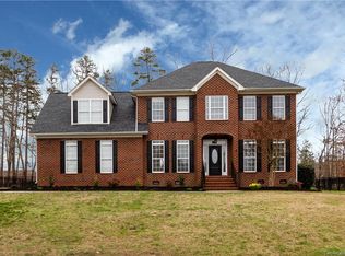 1917 Links Ln, Matthews, NC 28104