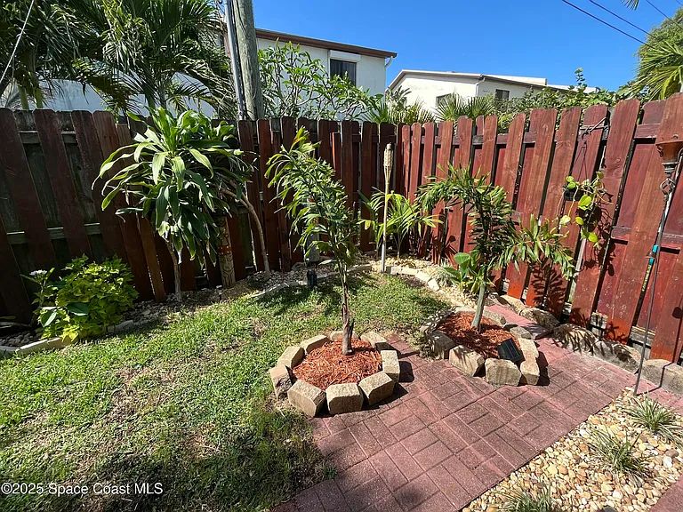 125 Adams Ave — Photo 23